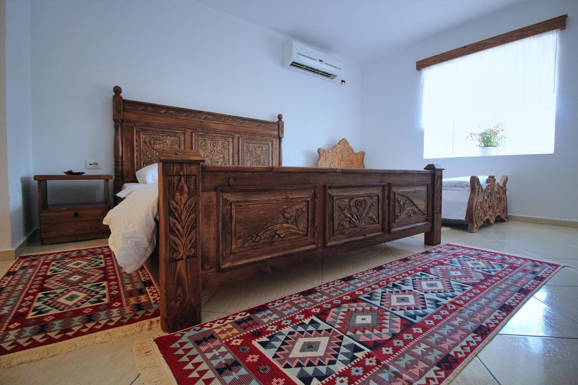 Gjirokastër Guri Guesthouse מראה חיצוני תמונה