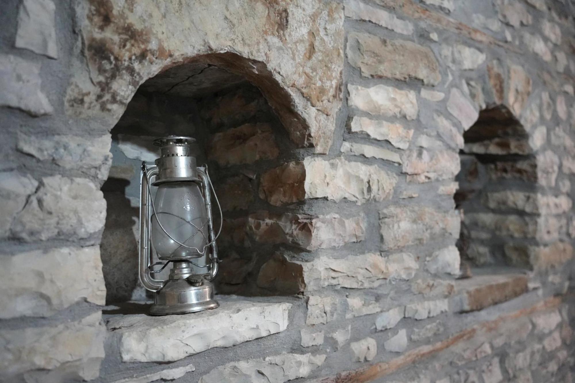 Gjirokastër Guri Guesthouse מראה חיצוני תמונה