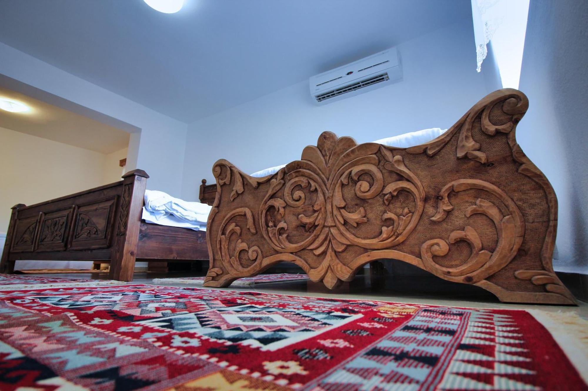 Gjirokastër Guri Guesthouse מראה חיצוני תמונה