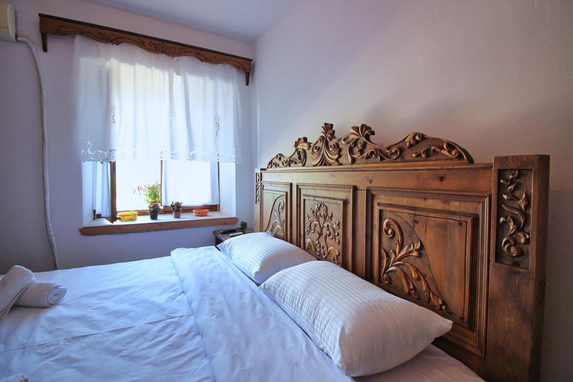 Gjirokastër Guri Guesthouse מראה חיצוני תמונה