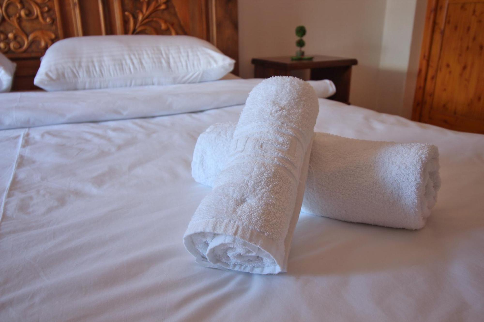 Gjirokastër Guri Guesthouse מראה חיצוני תמונה